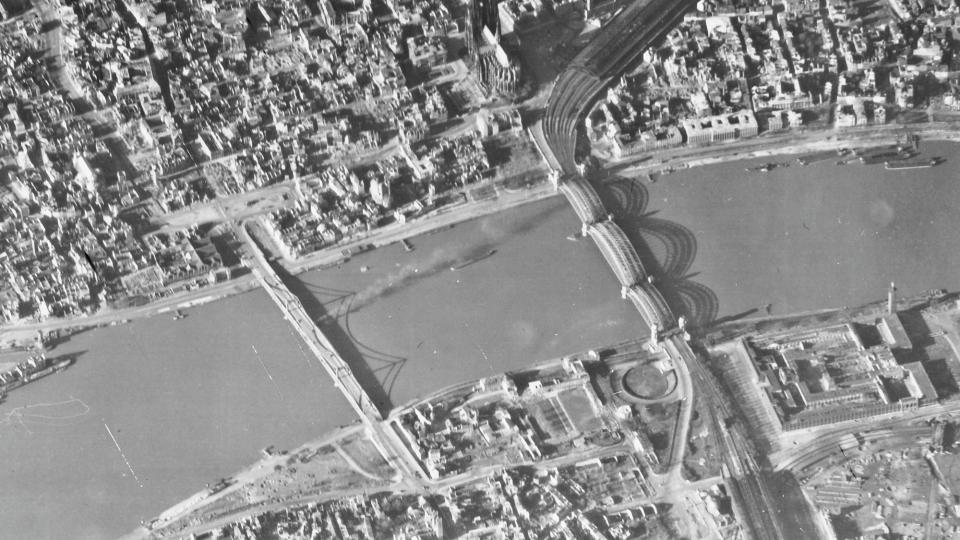 Luftbild von Köln am 19.11.1944